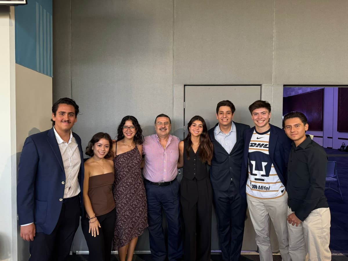 Miembros de SEITC en ceremonia